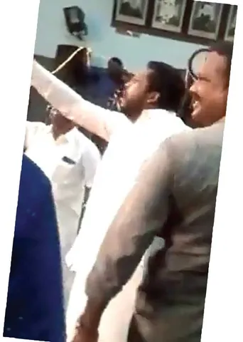 கலாட்டா பா.ஜ.க.! கப்சிப் போலீஸ்!