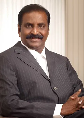 இப்போதும் சுரக்கும் காதல்! - கவிப்பேரரசு வைரமுத்துவின் சிறப்பு நேர்காணல்!
