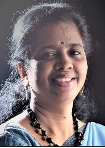 சாலாம்புரி அரசியல் பின்புலத்தில் அகச்சுடர் ஏற்றும் புதினம் சு.இளவரசி