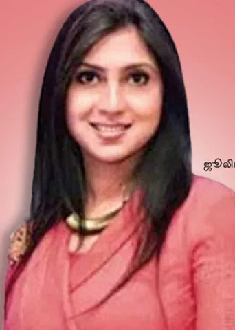 சபலம்... வீடியோ... ஜுலியானாவிடம் வீழ்ந்த வி.ஐ.பி.க்கள்!