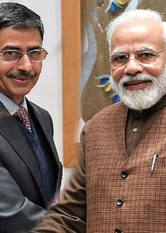 டெல்லிக்கு ஓடிய கவர்னர்! மோடியிடம் கொடுத்த டாப் டென் சீக்ரெட்ஸ்!