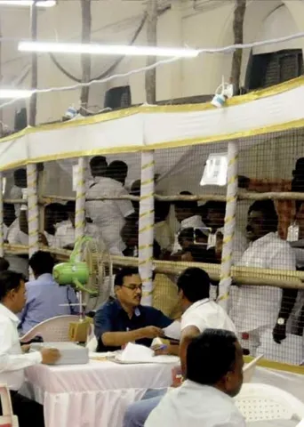 வாக்குச்சாவடிகளில் மத்திய அரசு ஊழியர்கள் ஆலோசிக்கும் பா.ஜ.க. -சாத்தியமா?
