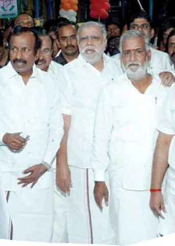 ஈரோடு இடைத்தேர்தல் ரேஸில் முந்திய அமைச்சர்கள்!