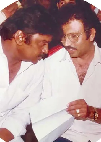கருப்பு + சிவப்பு = புரட்சி! -திரைப்பட இயக்குநர்- வசனகர்த்தா லியாகத் அலிகான்  (25) 