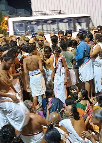 தப்புதாள தீட்சிதர்கள்! நடனமாடும் ஆளுநர்!