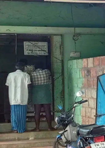 தள்ளாடும் டாஸ்மாக் கடை! -தகிக்கும் குற்றாலம்