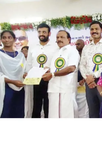 100 வேலைவாய்ப்பு முகாம்கள்! 2 லட்சம் பேருக்கு வேலை! அசத்திய அமைச்சர்!