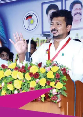 விஷப்பாம்புப் புற்று விளாசிய உதயநிதி!
