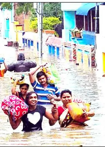 தென் மாவட்டங்களில் வரலாறு காணாத மழை, வெள்ளம்