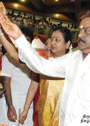 கருப்பு + சிவப்பு = புரட்சி! -திரைப்பட இயக்குநர் -வசனகர்த்தா லியாகத் அலிகான்  (95)