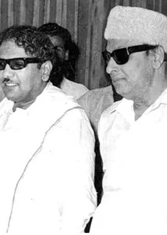 கருப்பு + சிவப்பு = புரட்சி! -திரைப்பட இயக்குநர் -வசனகர்த்தா லியாகத் அலிகான்  (107)
