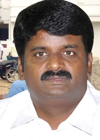 பா.ஜ.க. Vs அ.தி.மு.க.! பாய்ந்தது ரெய்டு!