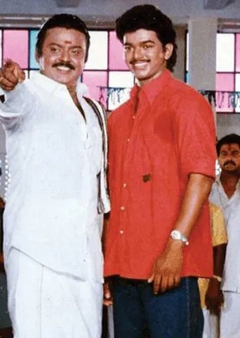 கருப்பு + சிவப்பு = புரட்சி! -திரைப்பட இயக்குநர் -வசனகர்த்தா லியாகத் அலிகான்  (114)