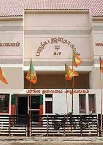 கையாடல்... கொலை மிரட்டல்... தமிழக பா.ஜ.க.வில் குஸ்தி!