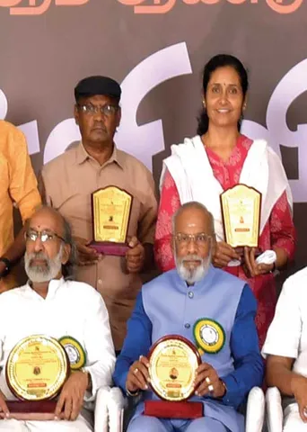 அறிவுக்கு விருந்தளித்த வெள்ளி விழா! -உற்சாகத்தில் நனைந்த ஈரோடு மக்கள்!