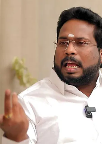 கமலாலயமா? அந்தப்புரமா? -போட்டுத் தாக்கும் திருச்சி சூர்யா! சென்ற இதழ் தொடர்ச்சி...  