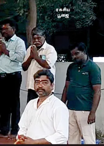 ரகசிய பூஜையும். ரெய்டும்! ஒரே நாளில் 50 கோடி லஞ்சம்? - பத்திரப்பதிவு பரபரப்பு!