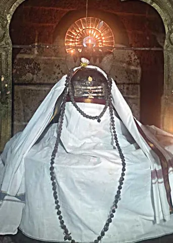 சித்தர்கள் உருவாக்கிய செந்துறை ஈஸ்வரன்!
