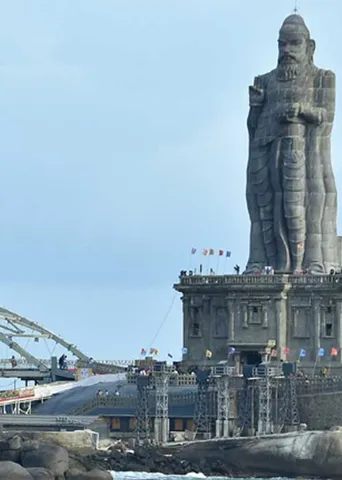 வள்ளுவனைக் காண கடலுக்குள் கண்ணாடிப் பாலம்! -மகிழ்ச்சியில் குமரி மக்கள்!