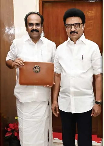 அனைத்துத் துறைகளிலும் தமிழகம் முதலிடம்! உயர்த்தாமல் ஓயமாட்டேன் ! முதல்வர் சபதம்!