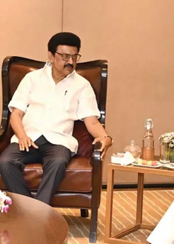 திரண்ட முதல்வர்கள் அதிர்ந்த டெல்லி!