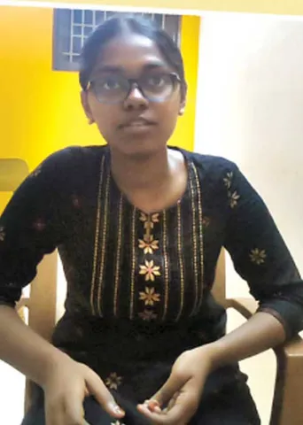 மும்மொழி கொள்கைக்கு எதிராக சாகும்வரை உண்ணாவிரதம்! -முதல்வருக்கு மாணவி கடிதம்!