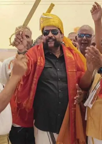 ஞாபகம் வருதே... ஞாபகம் வருதே... - பொன்விழா ஆண்டு மாணவர்களின் உற்சாக சந்திப்பு
