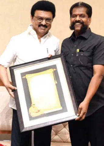 கலைஞர் எழுதுகோல் விருது