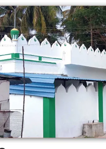 மசூதி நிர்வாகத்தின் நோட்டீஸ்! சர்ச்சையாக்கும் இந்துத்வா அமைப்புகள்!