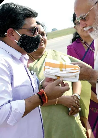 மோடிக்கு எதிர்ப்பு! கருப்பு மாஸ்க்கில் பி.டி.ஆர். சம்பவம்!