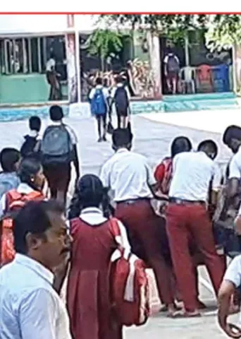 தலை குனிய வைக்கும் அரிவாள் கலாச்சாரம்! -வெட்டப்பட்ட பள்ளி மாணவன்!