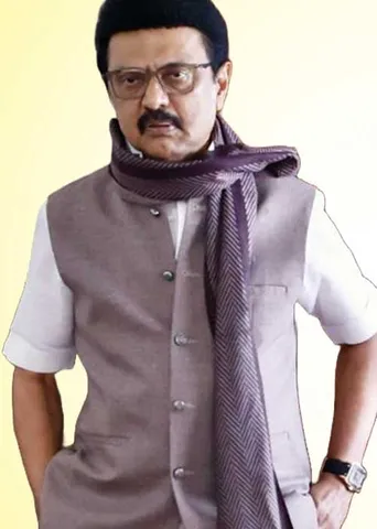 இந்திய ஜனநாயகத்தைக் காப்பாற்றிய முதல்வர்!
