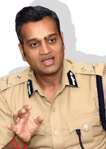 ஐ.ஐ. அதிரடி!  அலறி ஓடும் இன்ஸ்பெக்டர்கள்!