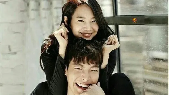 Kim Woo Bin and Shin Min Ah Spotted Together at Incheon Airport