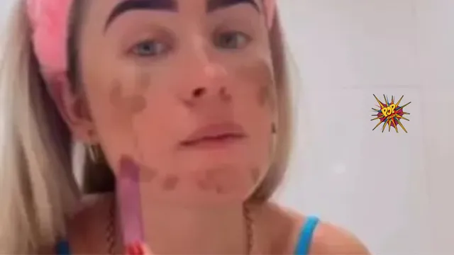 WTF : Brazilian model Débora Peixoto Uses her Own Menstrual Blood as Face Mask