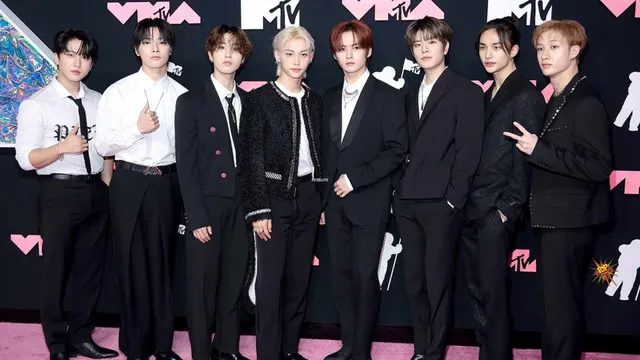 Stray Kids