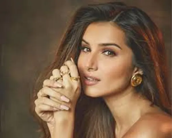 Team 'Tadap' wishes Tara Sutaria a very happy Birthday !