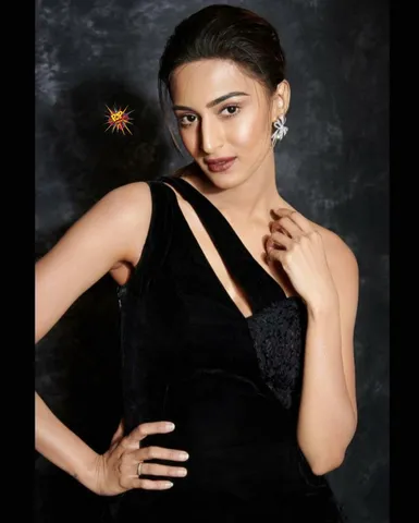 Kuch Rang Pyar Ke Bhi Aise Bhi actress Erica Fernandes recently bid a teary goodbye to the show's third season which went off air.