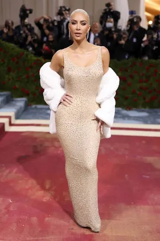 Kim Kardashian looses 7kgs weight to fit into Met Gala dress: Gets trolled