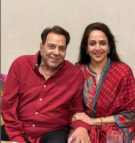 Dharmendra celebrates birthday with sons Bobby, Sunny, wife Hema Malini shares heartwarming post