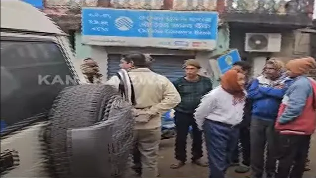 Miscreants loot cash, gold from bank in Odisha's Balasore, set lockers on fire