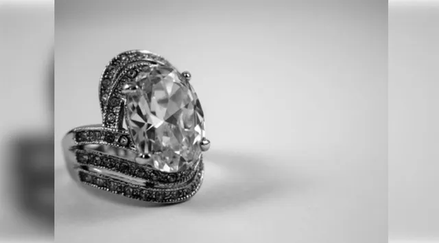 Silver hits record high, surpasses ₹1.14 Lakh per Kg