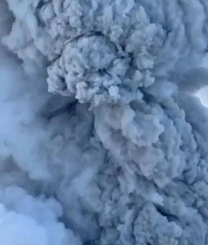 Volcanic eruption prompts highest aviation alert in Russia's Far East