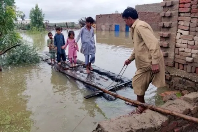 Pakistan: 802 dead, over 1,000 injured amid torrential rains, flash floods