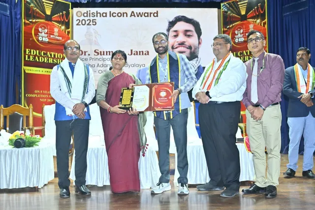 Odisha Icon Award presented at ceremony in Bhubaneswar