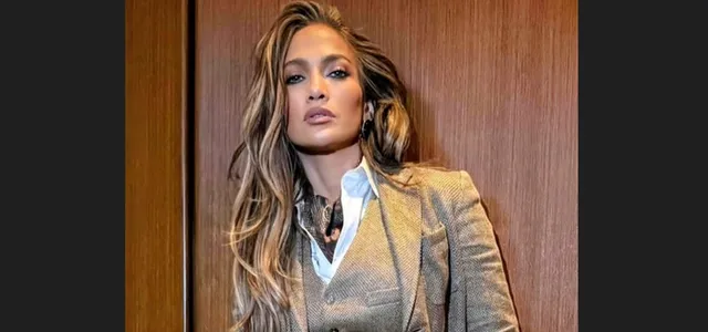 Jennifer Lopez says her family keeps her grounded
