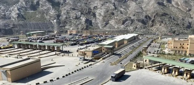 Pakistan, Afghan forces exchange heavy fire near border