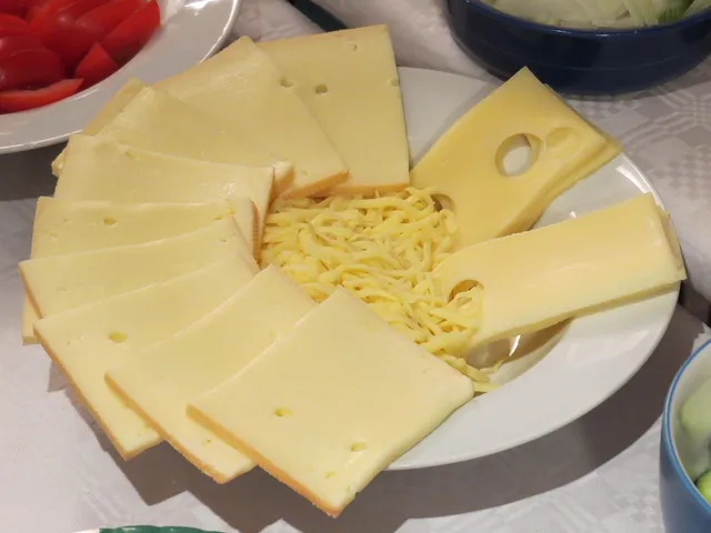 Is high-fat cheese healthy for your brain?