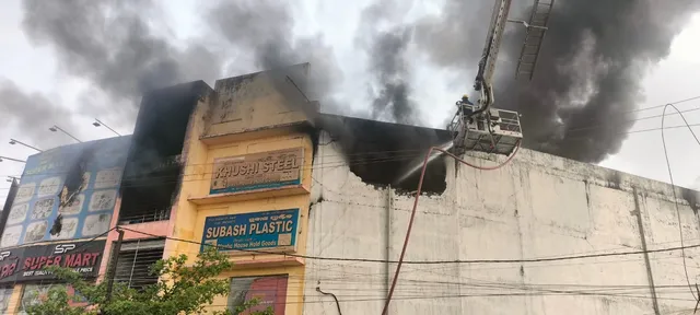 Bhubaneswar: Major fire breaks out at supermarket in Lingipur, properties worth lakhs destroyed