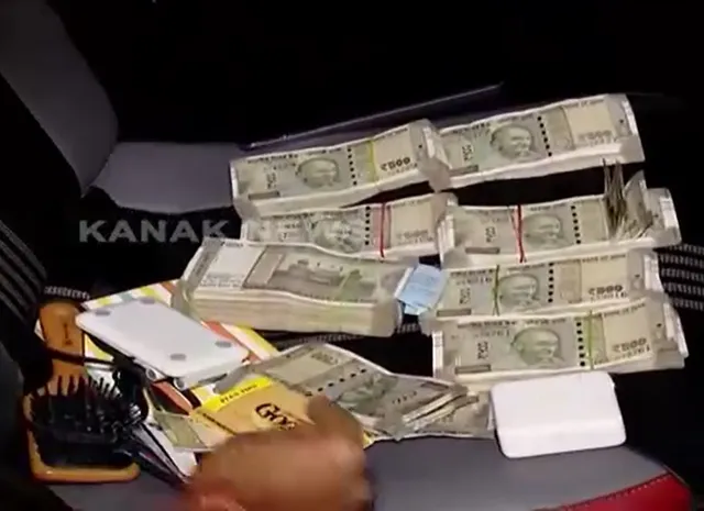 Rs 4.77 lakh cash found inside car in Bhubaneswar; drunk driver detained